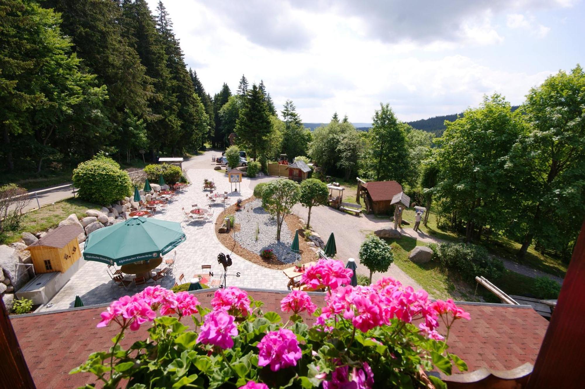 Hoehengasthaus Kolmenhof An Der Donauquelle 푸르트완겐 외부 사진